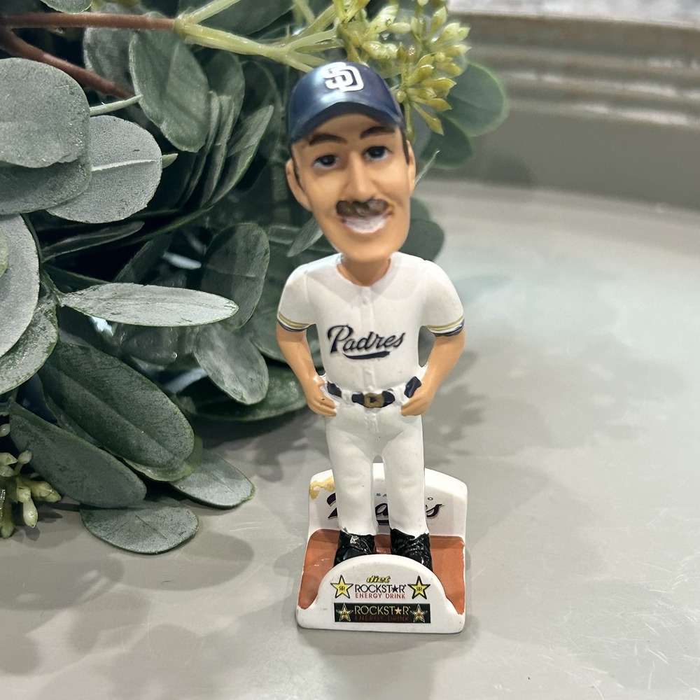 SAN DIEGO PADRES Mini Bobble Head Magnet Base Bruce Bochy #15 RARE HTF Rockstar